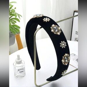 Velv Ornate Black Headband
